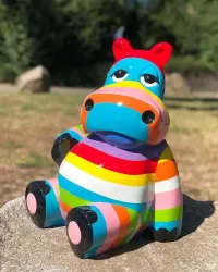 Hippopotamus sitting L STRIPED